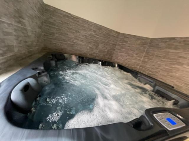 - Le Nuage - Unique, Espace Spa Privatif Et Jardin Avec Plancha Et Salon Privatif, Stationnement Public Gratuit Niort Exteriör bild